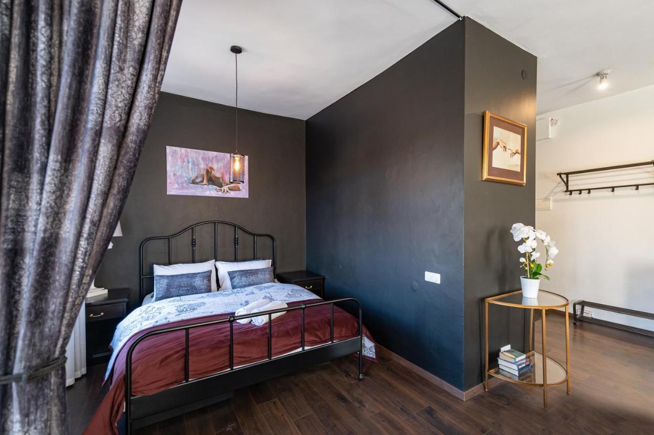 Retro Studio Old Town Apartment By Hostlovers Каунас Екстериор снимка