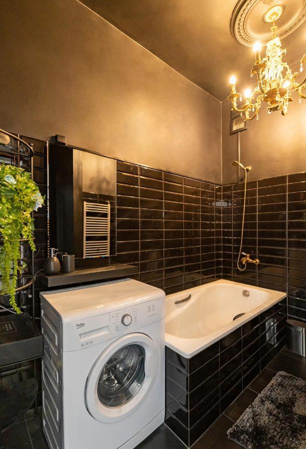 Retro Studio Old Town Apartment By Hostlovers Каунас Екстериор снимка